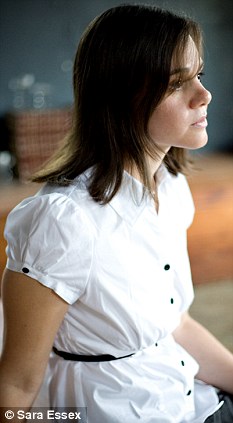 Margaux Fragoso - Sara Essex fotója