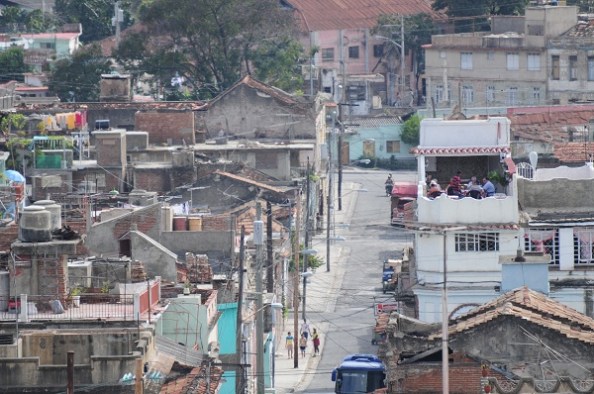 Tetők, víztartályok, száradó ruhák