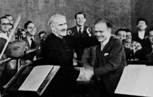 Toscanini a bemutatkozó hangverseny sikeréhez gratulál Hubermannak