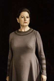 Deborah Findlay (Volumnia; fotó: Johan Persson)