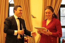 A szerző társaságában (egy korábbi pódiumbeszélgetés alkalmával)