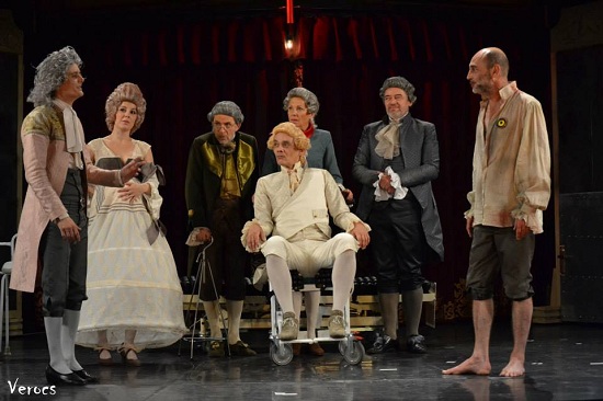 Stílszerűen: Tutti (középen: Kaszás Gergő. mögötte Fodor Tamás, Egri Márta, Tamási Zoltán)