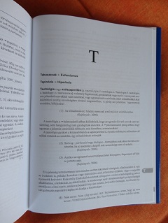 alakzatlexikon-belso-01