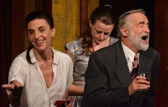 Emma Pallant, Robert Pickavance, hátul Gemma Lawrence