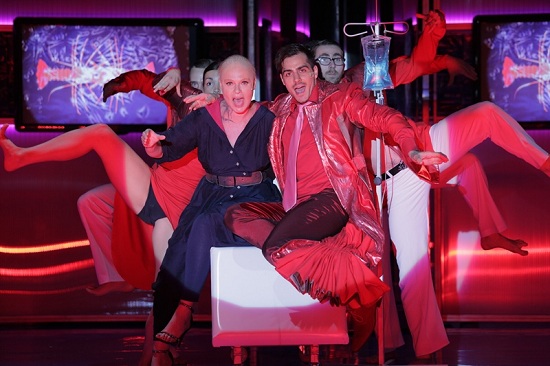 Az Ending, amikor mindenki (?) Happy