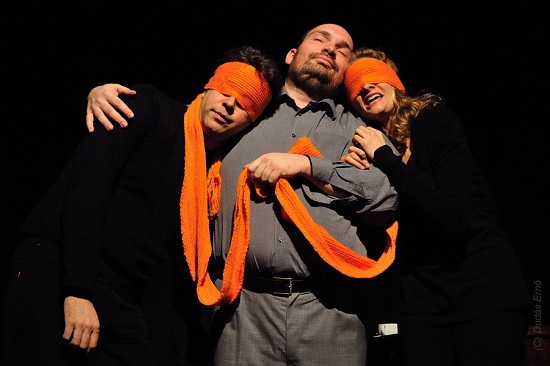 A Popperát korábban A GURU címmel mutatta be a Spinoza Ház (2010)