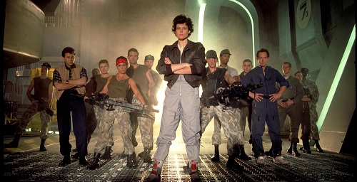 Ripley (Sigourney Weaver) és a csapat