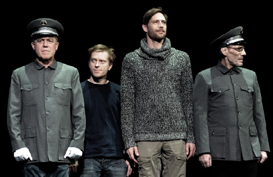 Katonák és lezser civilek