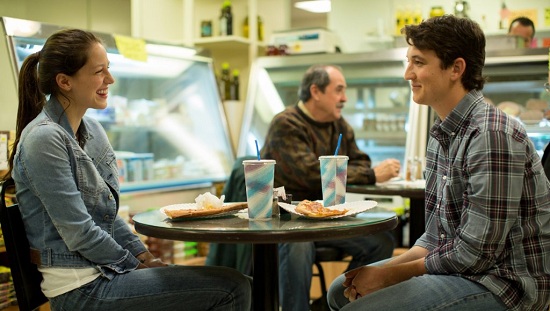 Ebből a szerelemből nem lehet semmi Melissa Benoist (Nicole),  Miles Teller (Andrew)