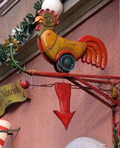 Az ötletgazda Vaskakas Bábszínház »cégkakasa« Győrben