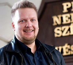 ...és civilben (DÉ)