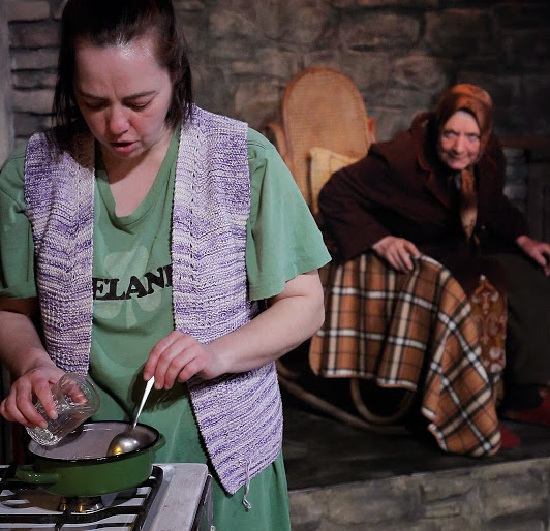 Maureen és anyja, a szipirtyó Mag (Füsti-Molnár Éva)