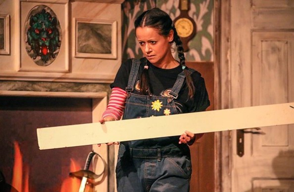 Lázadó tárgyak és kellékek (Botos Éva) (HJ)