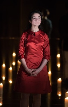 Portia (Patsy Ferran)