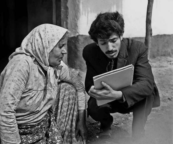 Az archívum mindenre emlékezik: Bari Károly mesét gyűjt a harsányi cigánysoron (1972)