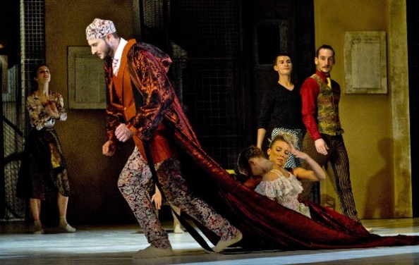 A makrancos hölgy (RR)