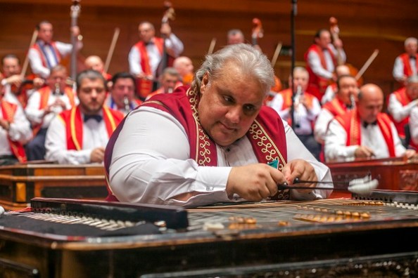 ÖKRÖS OSZKÁR KOSSUTH DÍJAS CIMBALOMMŰVÉSZ-600