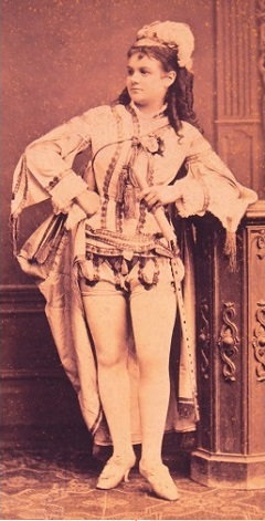 Pálmay Ilka Suppé Boccaccio című operettjének címszerepében