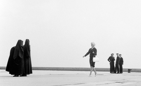 Korniss Péter A tengerparton, 1963 © Korniss Péter